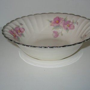 SEBRING PRIMROSE Ivory Porcelain 8.5" Round Serving Bowl 22K GOLD Scalloped A